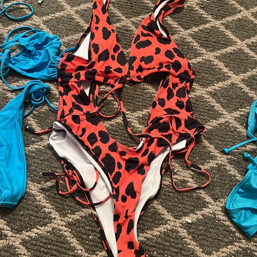 Swimsuit bundle - Picture 9 of 16